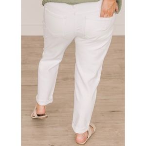 Canyon River Blues | NWT White Rose Of Sharon Boyfriend Contemporary Short Jeans